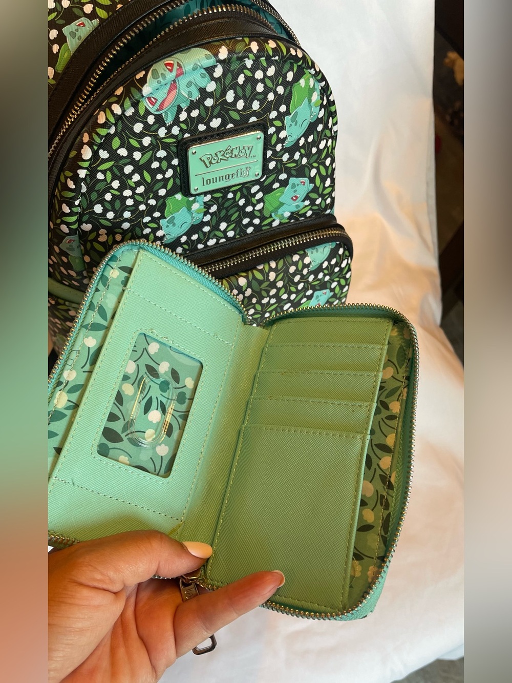 Pokémon Loungefly Bulbasaur  Backpack & Wallet - Picture 10 of 13